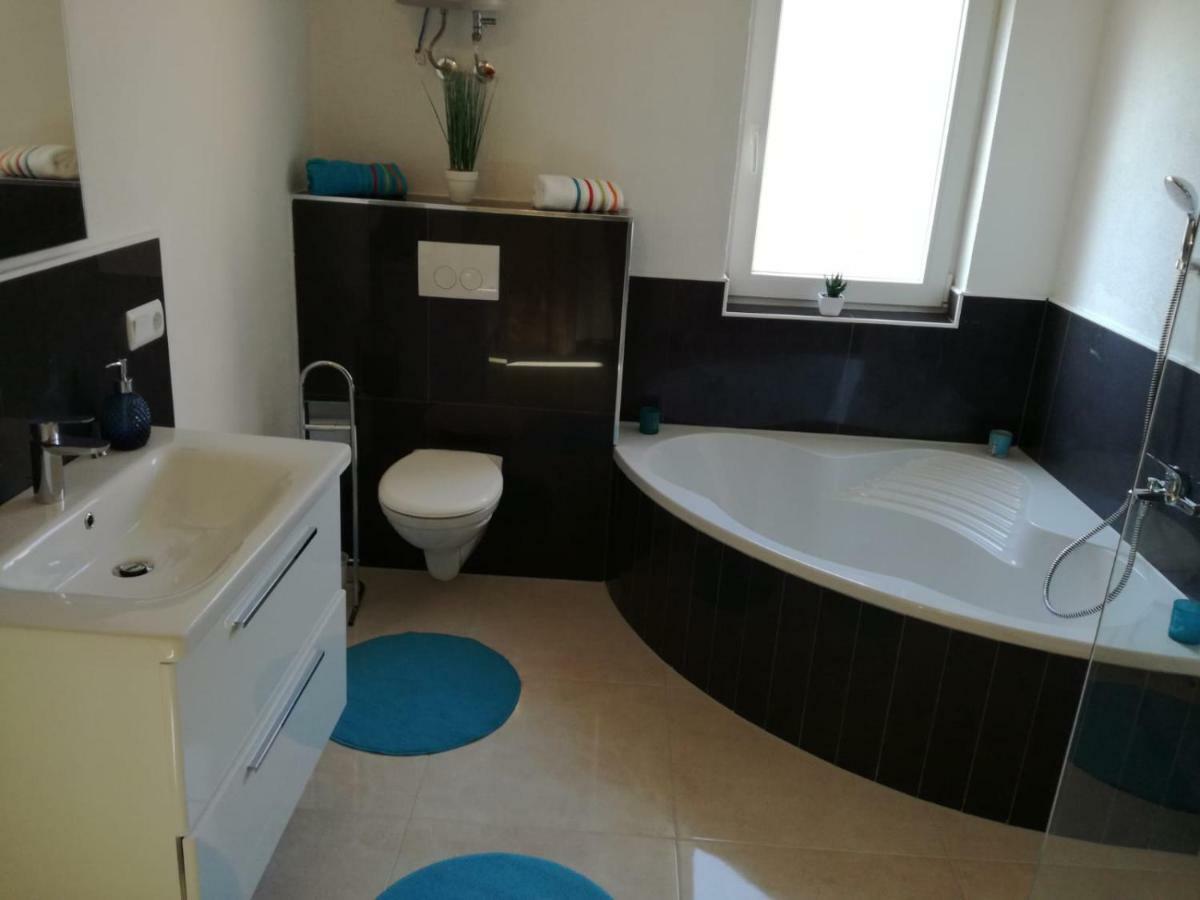 Apartman Adriatic Trogir Exterior photo